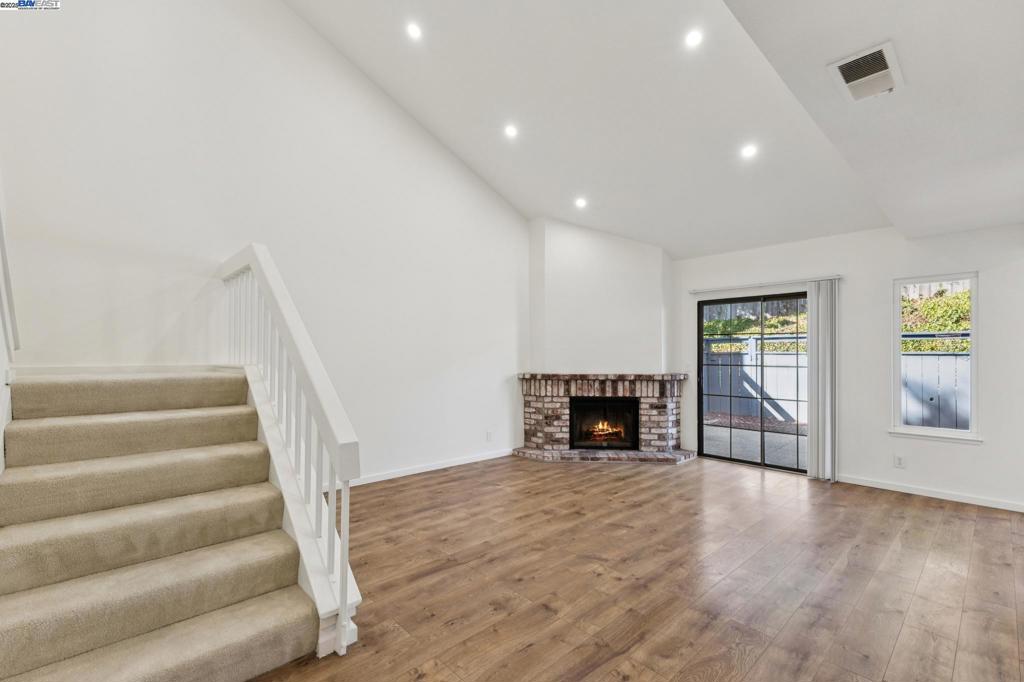 HAYWARD HILLS - Residential