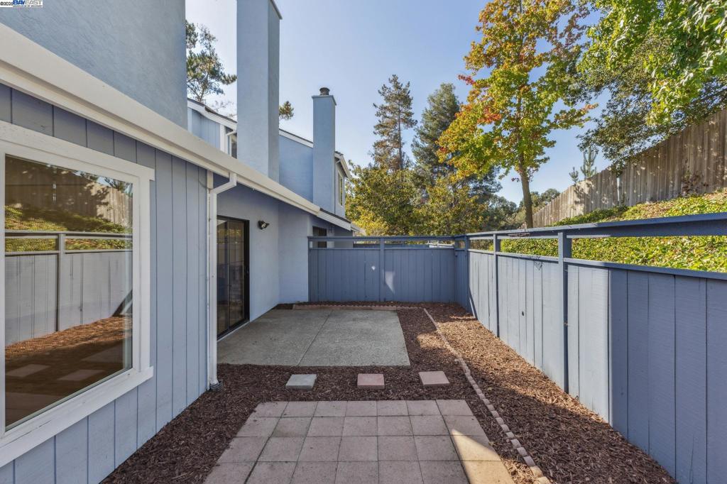 HAYWARD HILLS - Residential