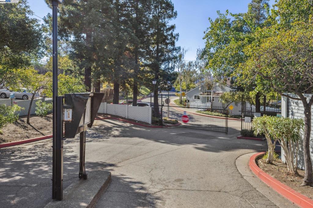 HAYWARD HILLS - Residential