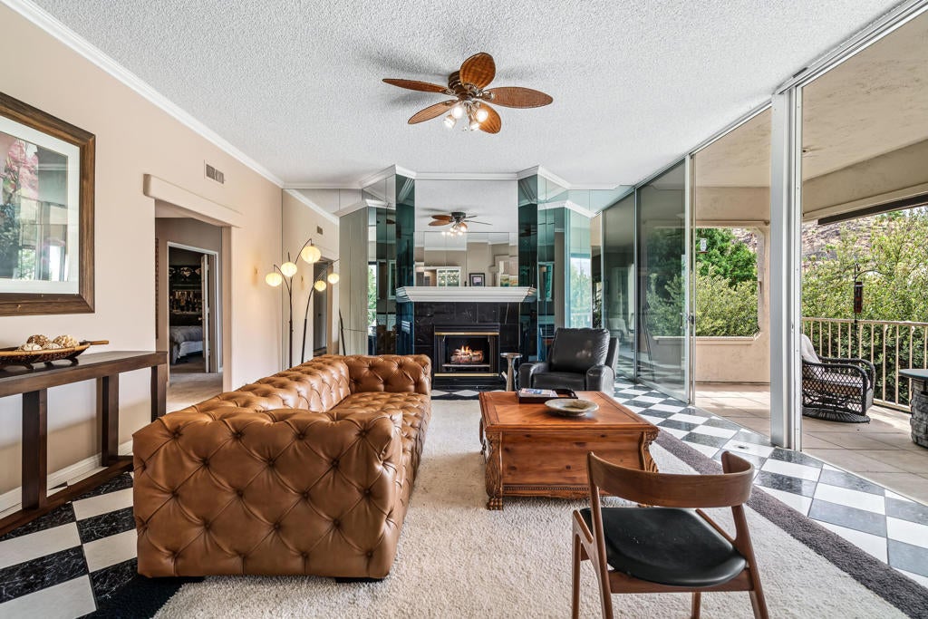 431 Desert Lakes Circle