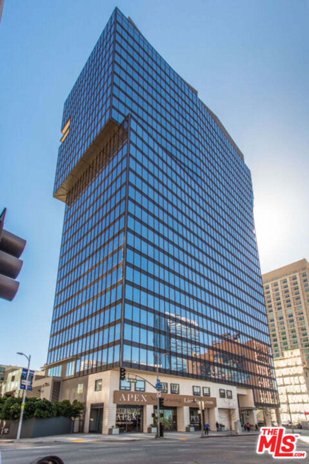 Photo of 901 S Flower Street #513, Los Angeles, CA 90015 (MLS # 26652291)