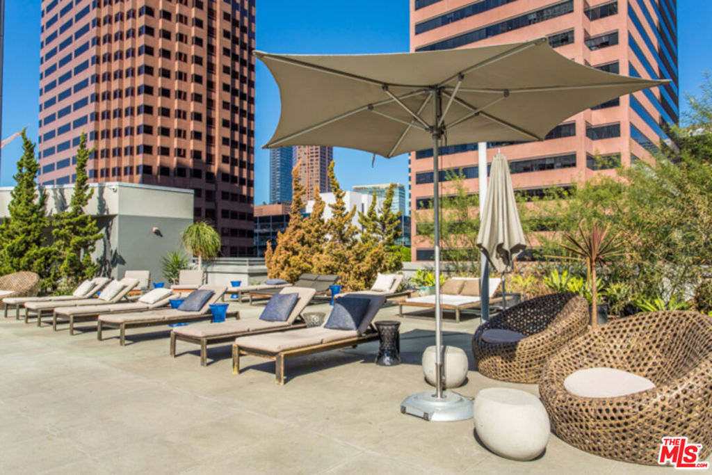 901 S Flower Street 513