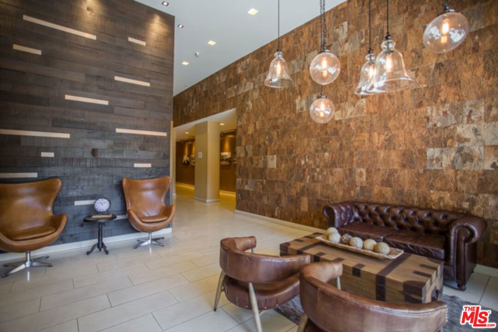 Photo of 901 S Flower Street #513, Los Angeles, CA 90015 (MLS # 26652291)