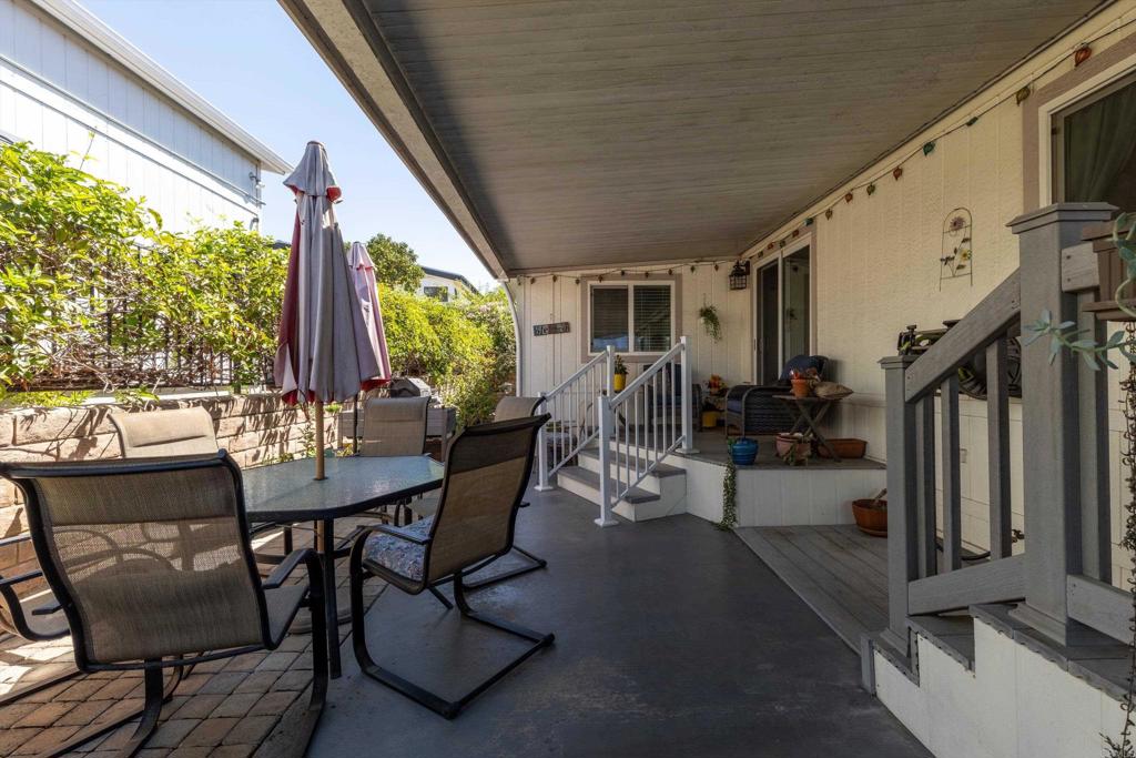 1626 Wisteria Gln