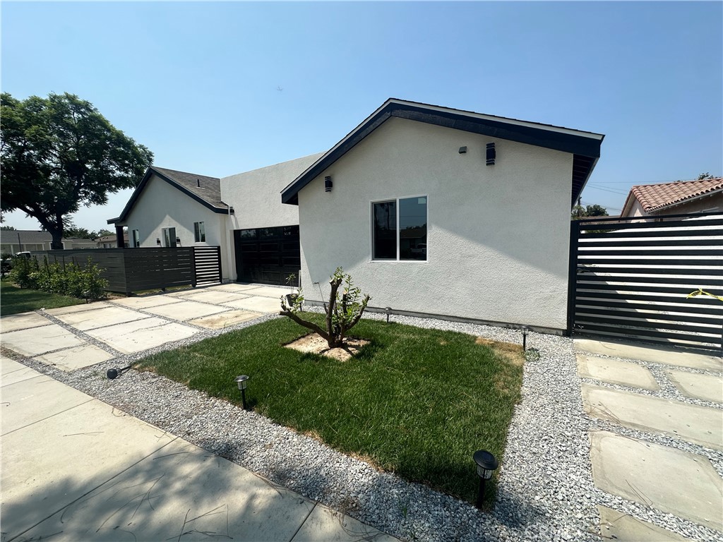 9555 Reichling Ln