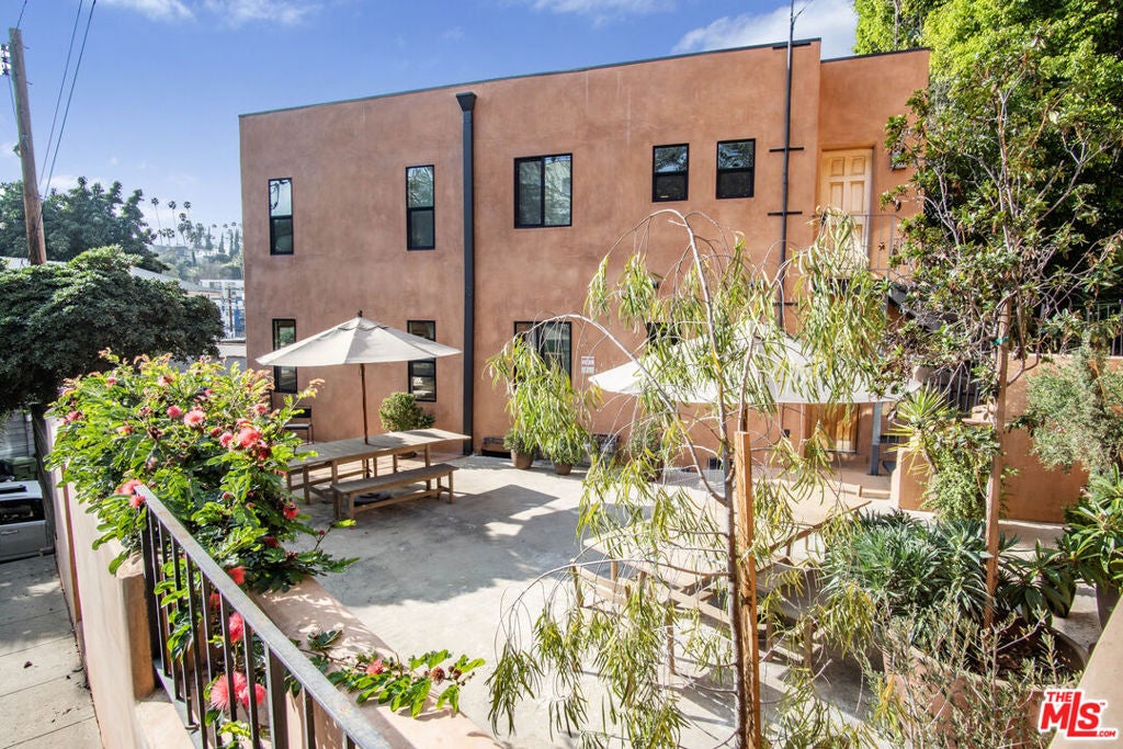 3361 Hamilton Way