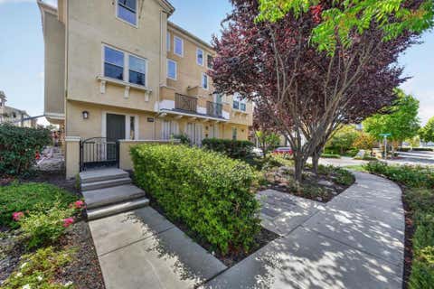 Photo of 318 Expedition Lane, Milpitas, CA 95035 (MLS # ML82058519)