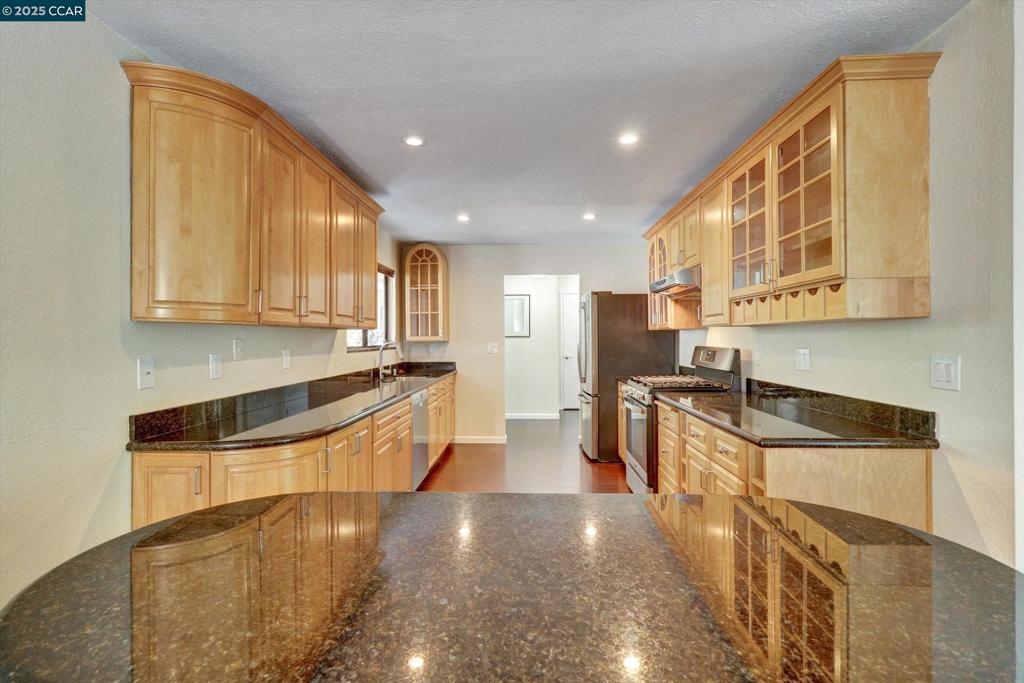 DIABLOVAST - Residential Lease