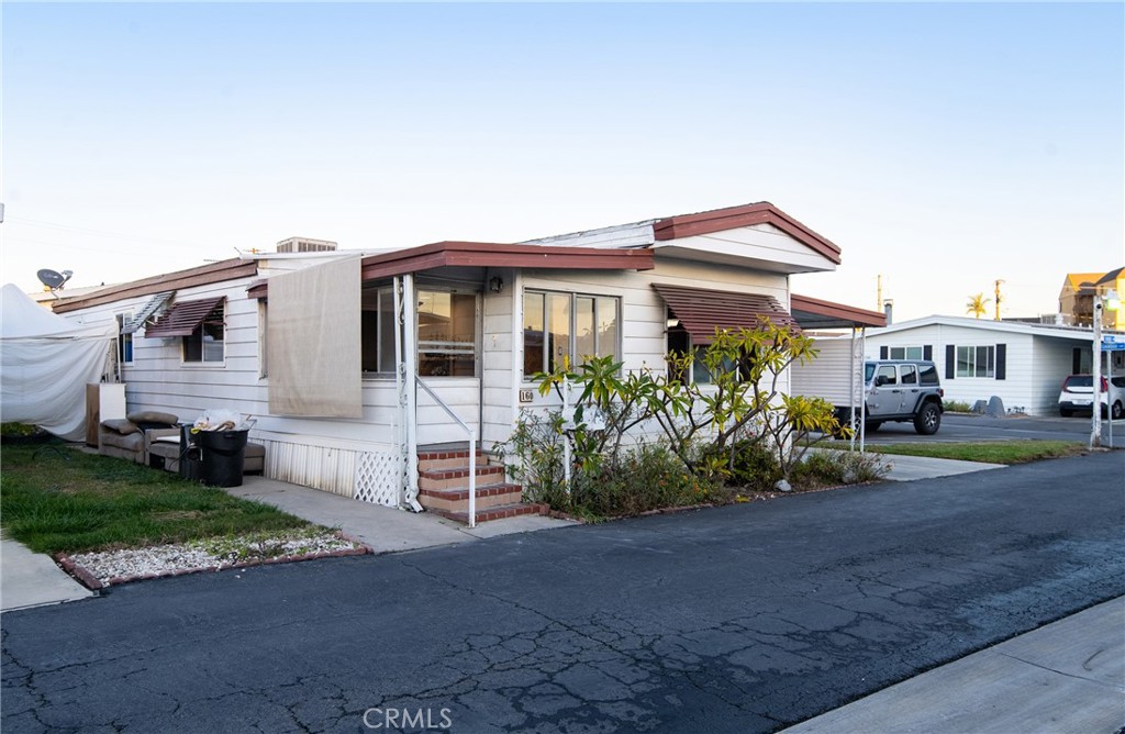 15621 Beach Blvd 160