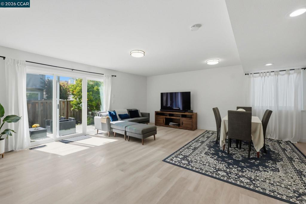 83 Miramonte Dr