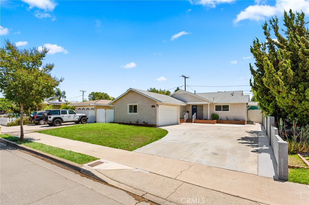 1730 E Redwood