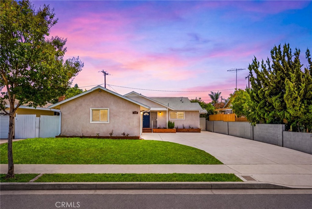1730 E Redwood