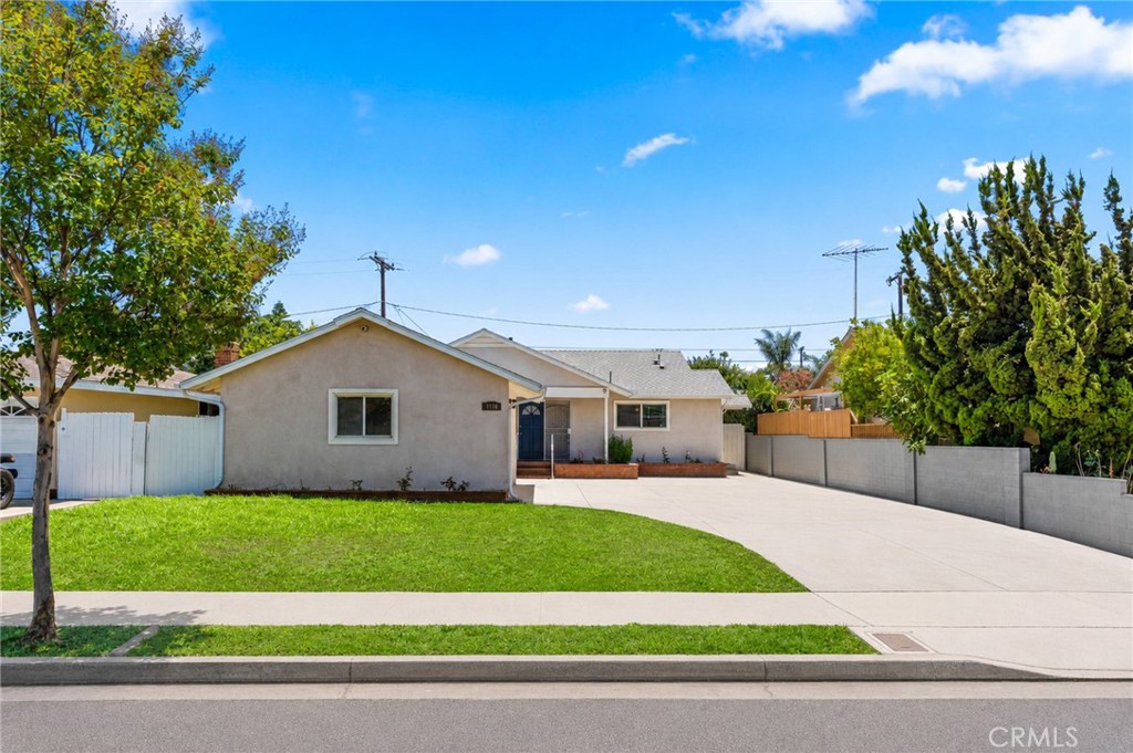 1730 E Redwood