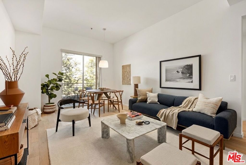 Photo of 4180 Fair Avenue #206, Studio City, CA 91602 (MLS # 26854359)