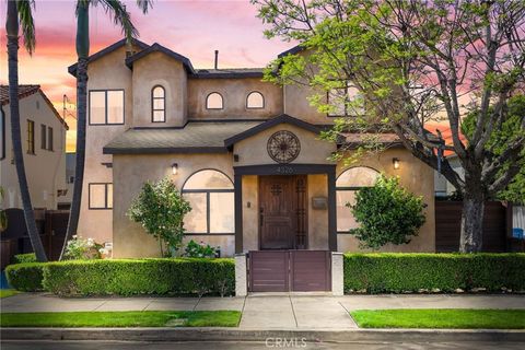 Photo of 4326 E Vista Street, Long Beach, CA 90803 (MLS # PW26071342)