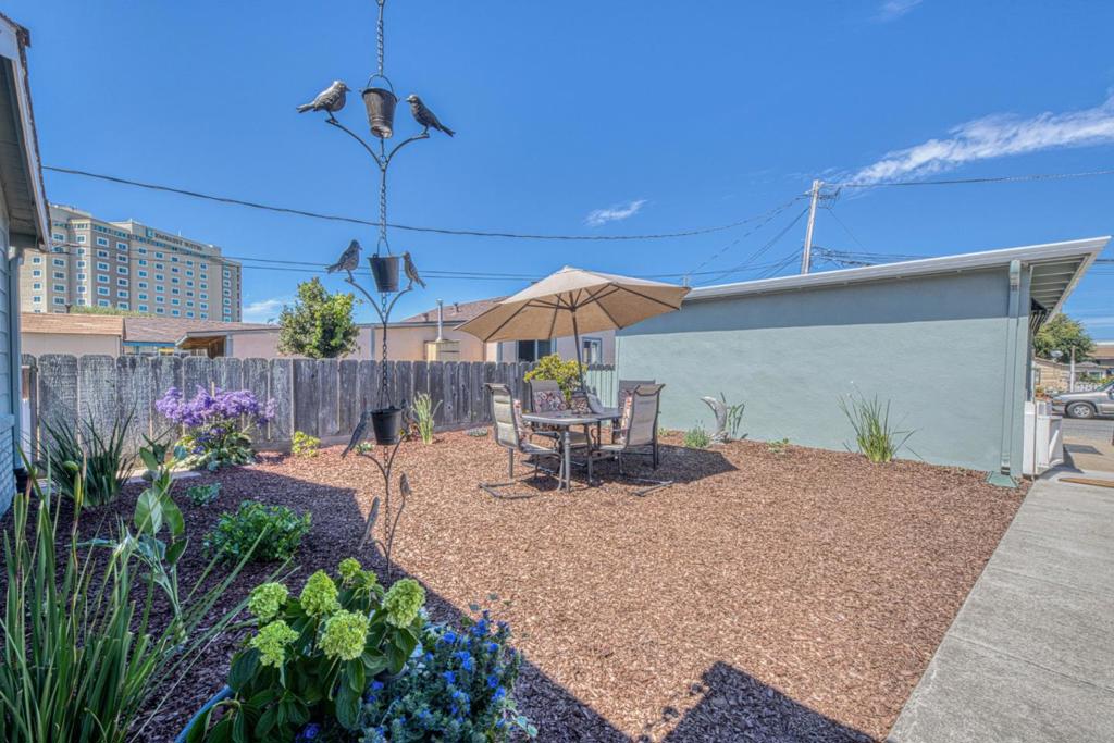 370 Amador Avenue