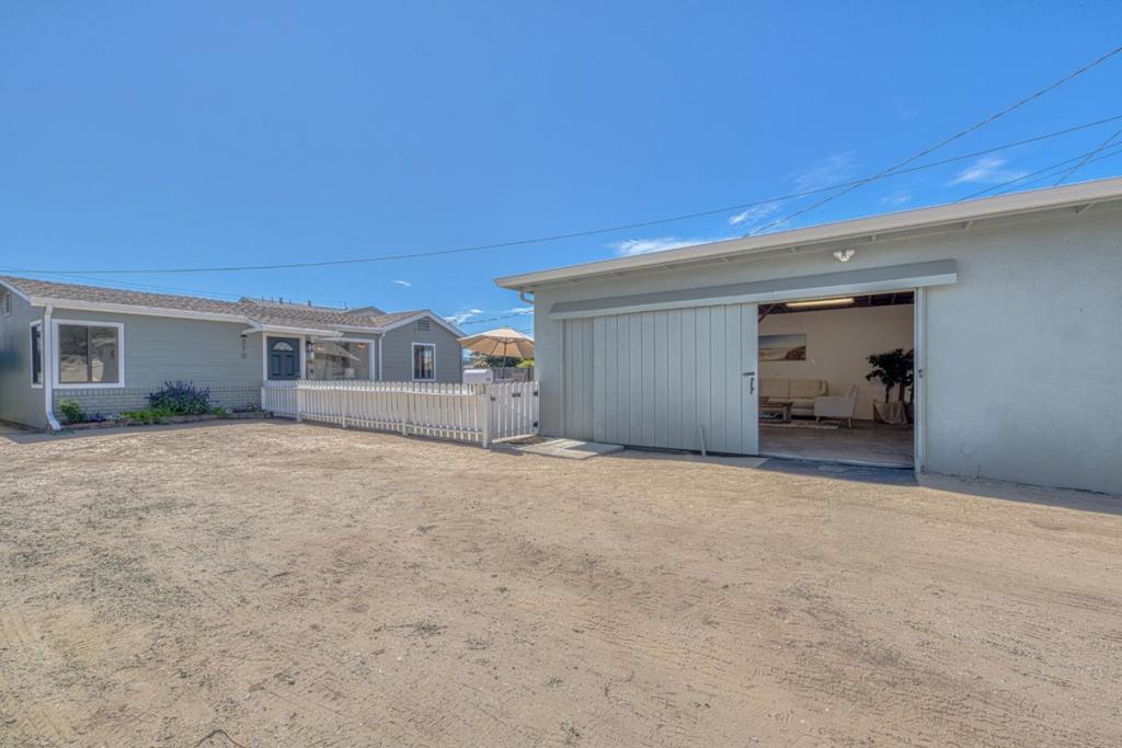 370 Amador Avenue