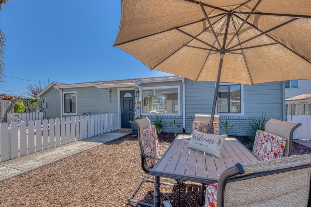 370 Amador Avenue