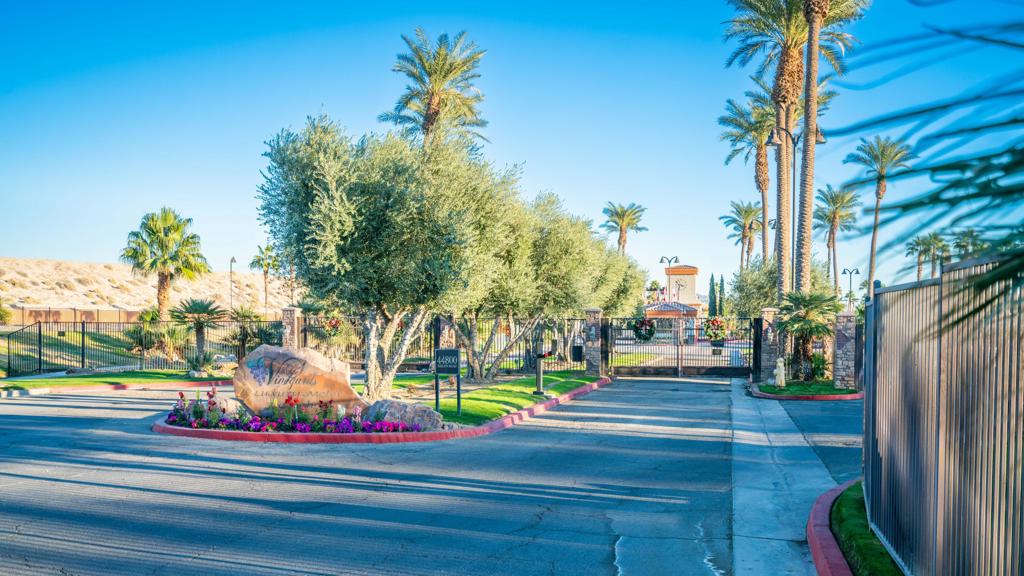 Vineyards Mtr Coach - Residential