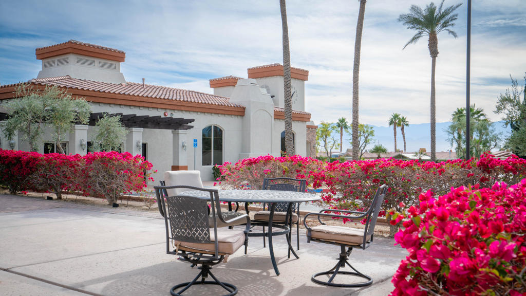 Vineyards Mtr Coach - Residential