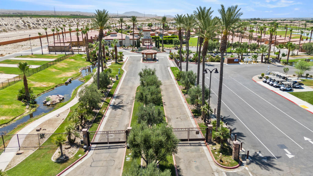 Vineyards Mtr Coach - Residential