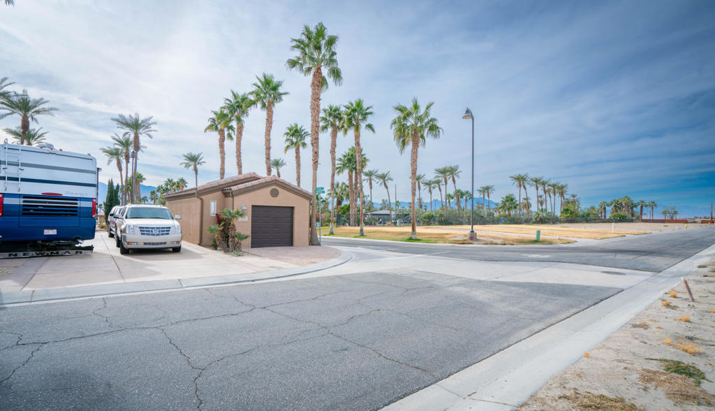 Vineyards Mtr Coach - Residential