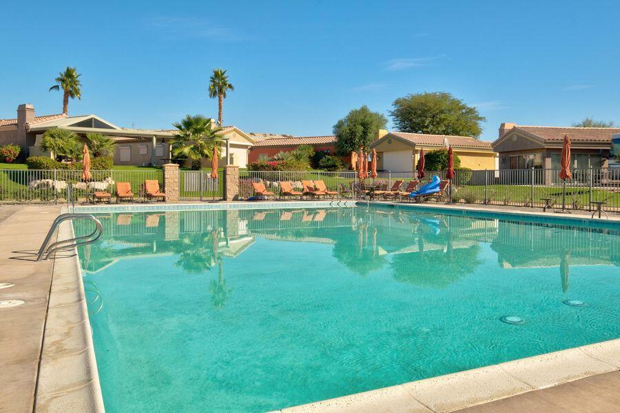 Vineyards Mtr Coach - Residential