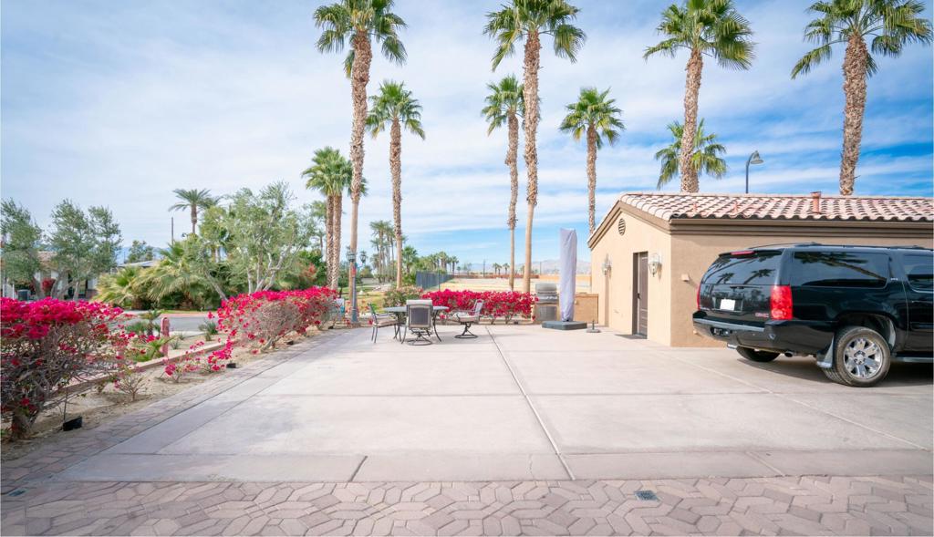 Vineyards Mtr Coach - Residential