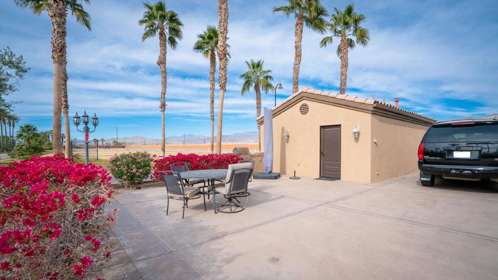 Vineyards Mtr Coach - Residential