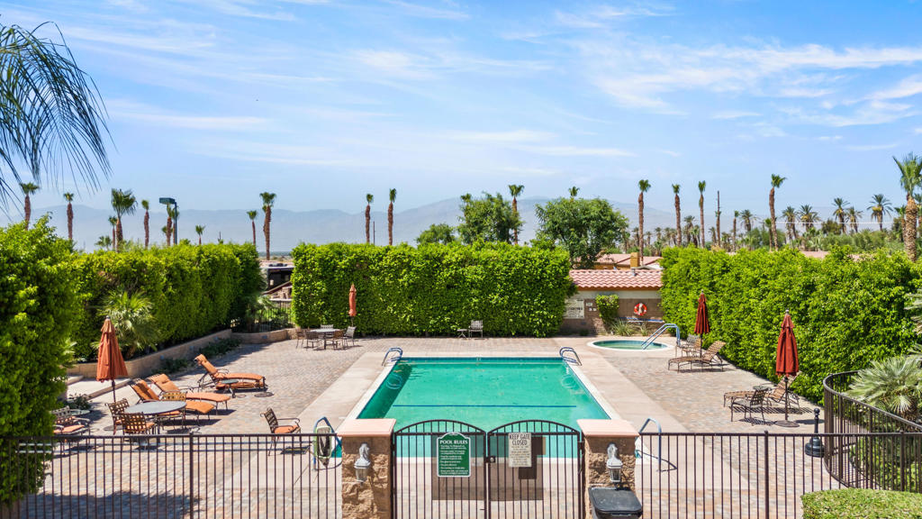 Vineyards Mtr Coach - Residential