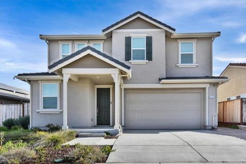 2160 Fuchsia Drive Hollister CA 95023