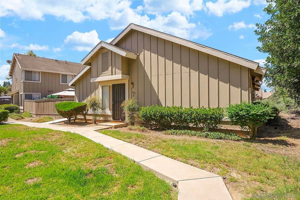 7471 Tooma St ST Unit B, San Diego CA 92139