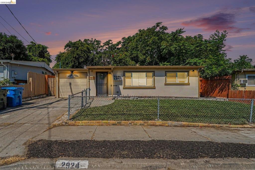 2924 Elizabeth Ln