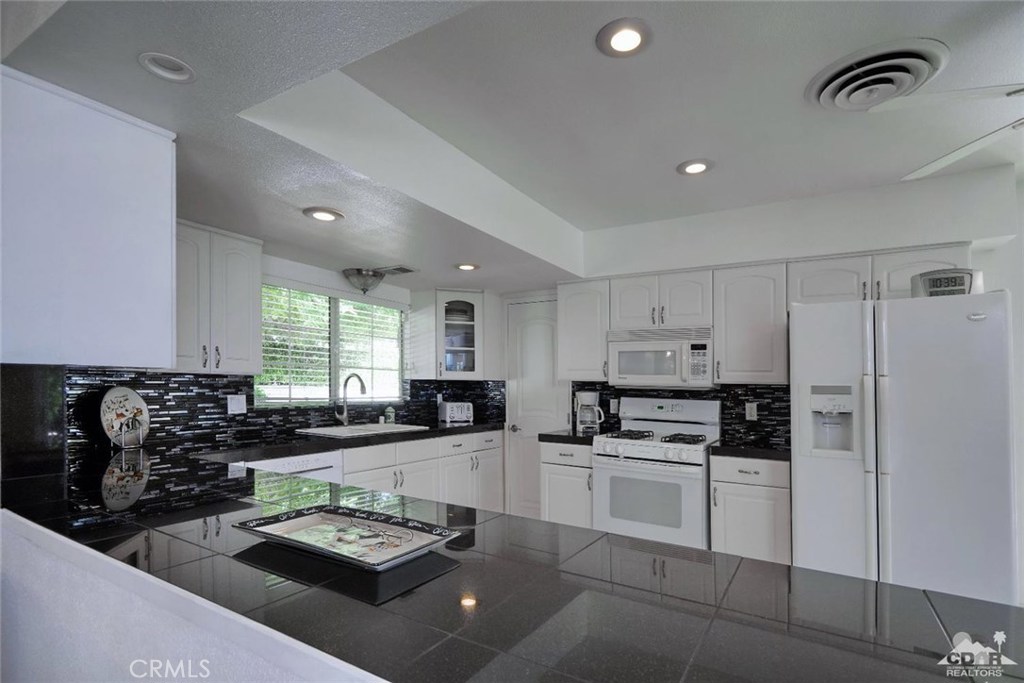 Thunderbird C.C. - Residential