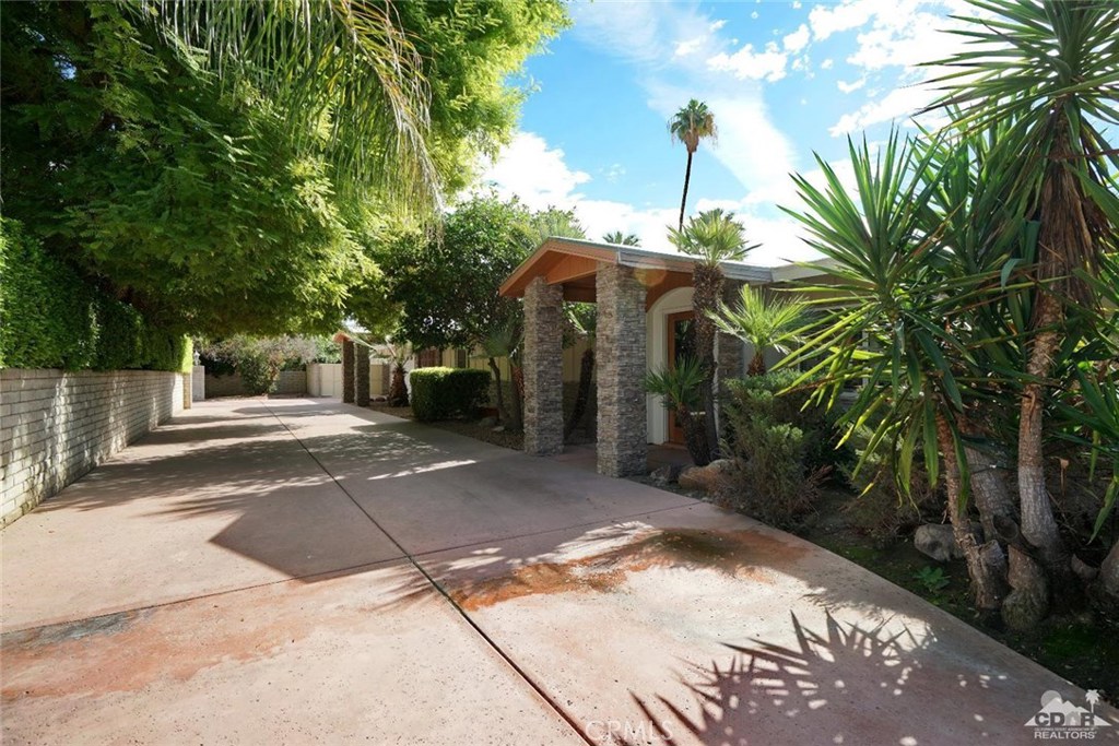 Thunderbird C.C. - Residential