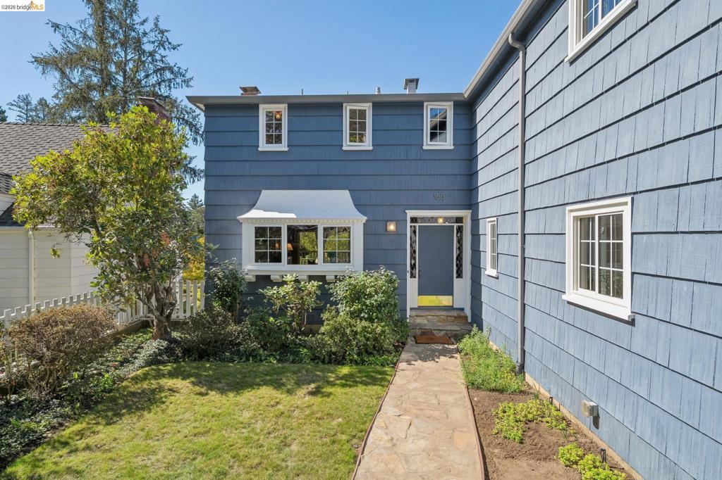 155 Avenida DR