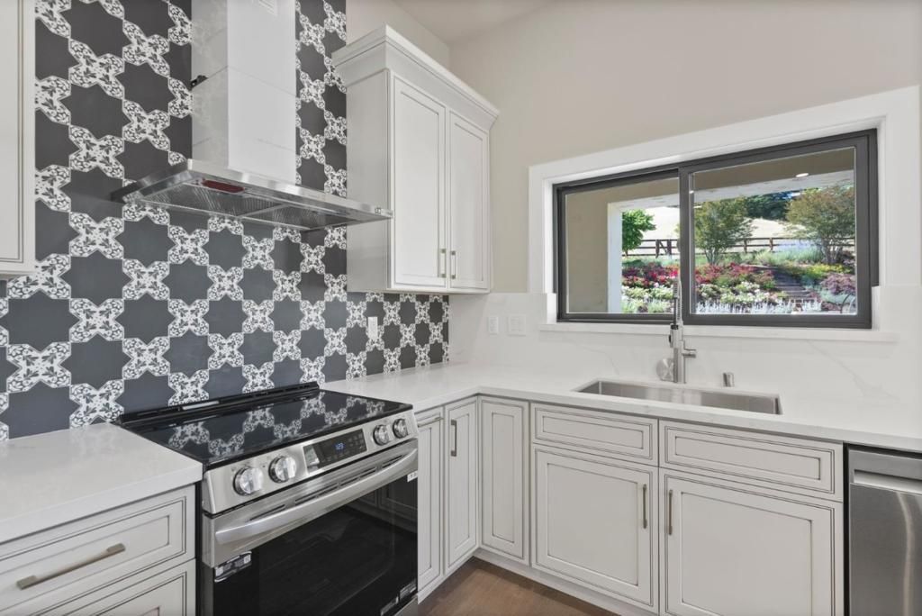 listing image 130729196316723164162