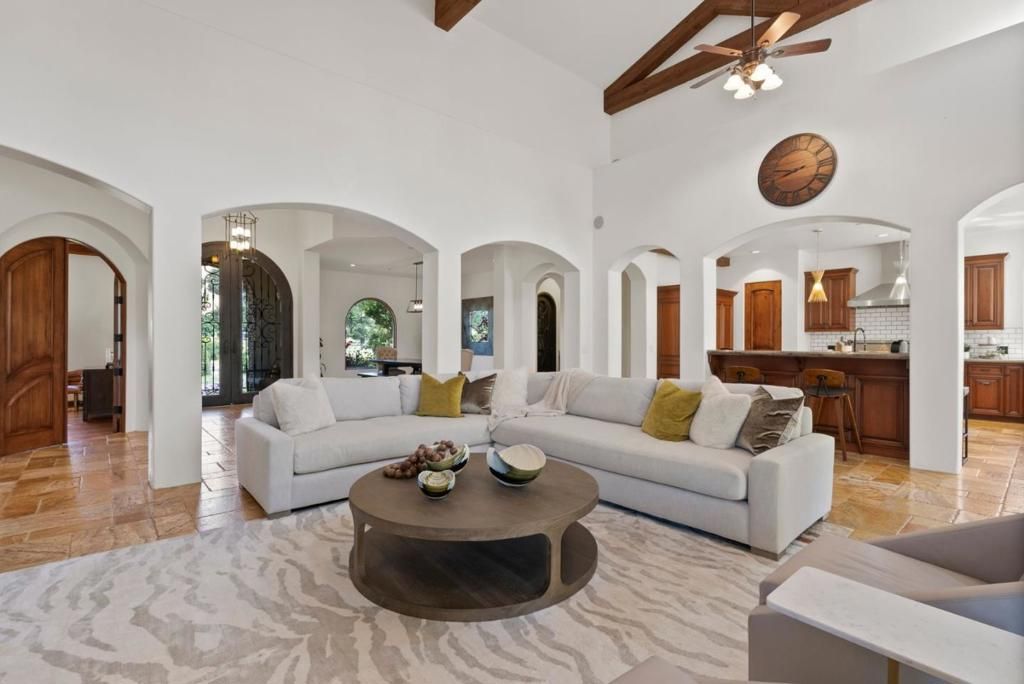 listing image 130729889209933949118