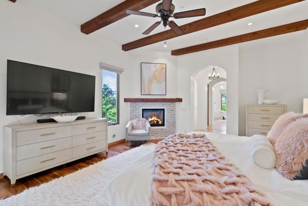listing image 130726632479526312145