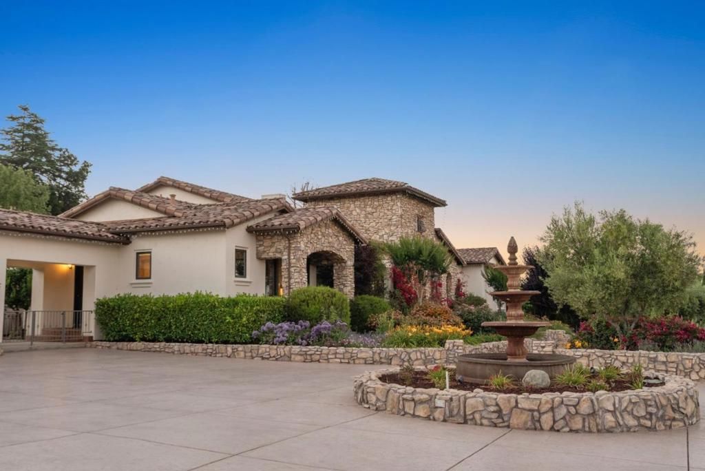 listing image 130723841243955396315