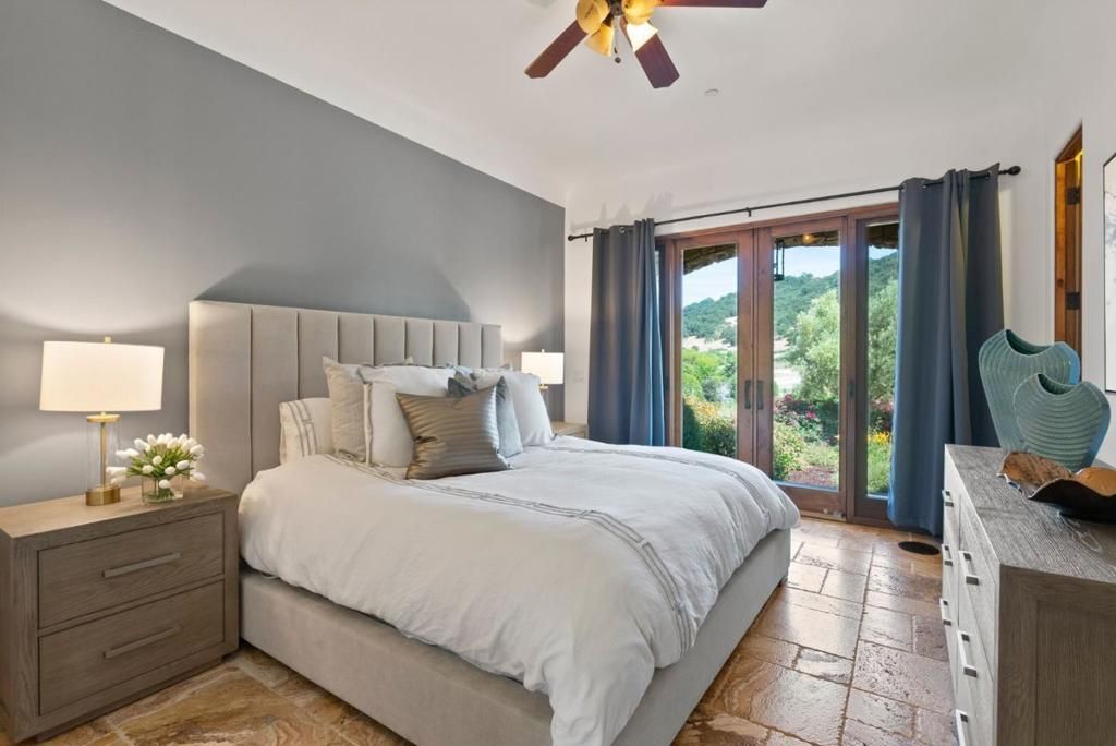 listing image 130729805445321173359