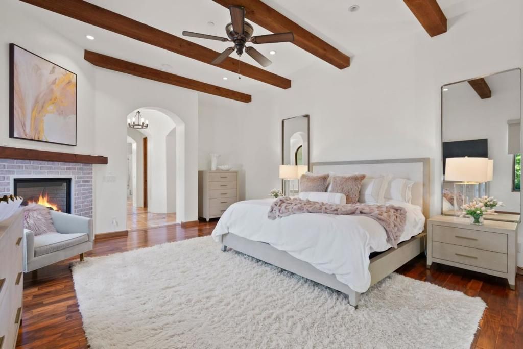 listing image 130720827244420490262