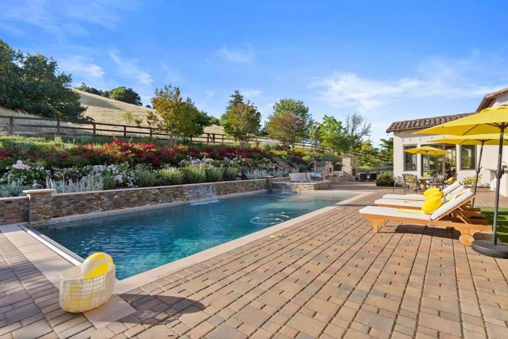 listing image 130729811794892021332