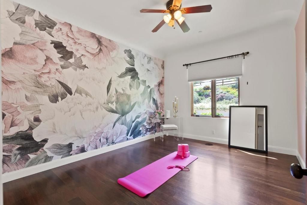 listing image 130729654880757027426