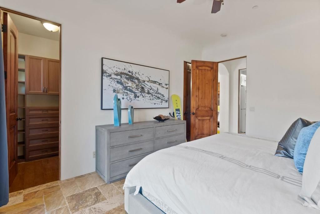 listing image 130724847028004370699