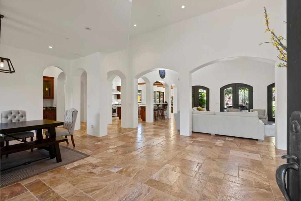 listing image 130720045425589267985