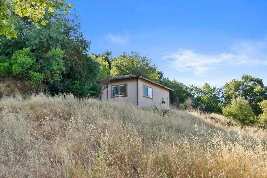 listing image 130725270144169927103