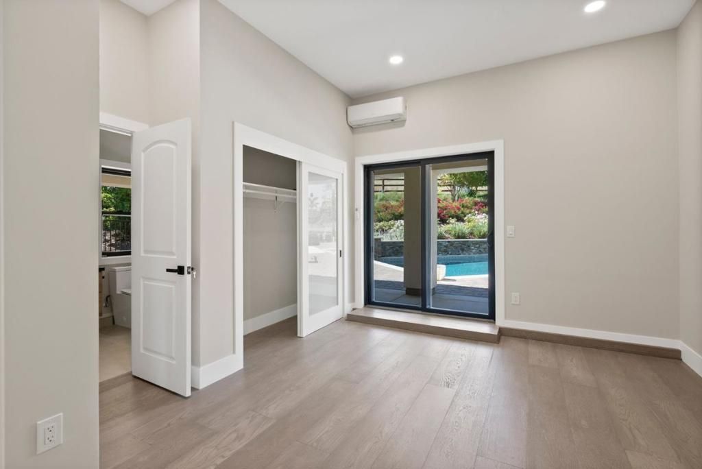 listing image 130720265154400449827