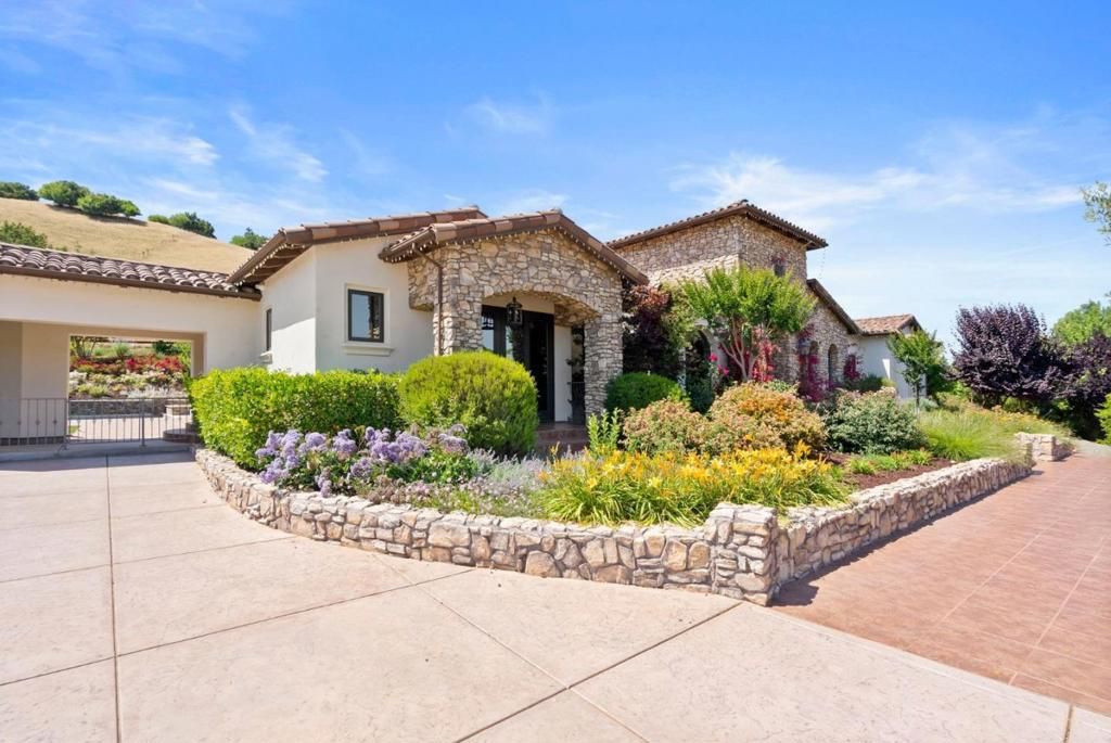 listing image 130729055173175488487
