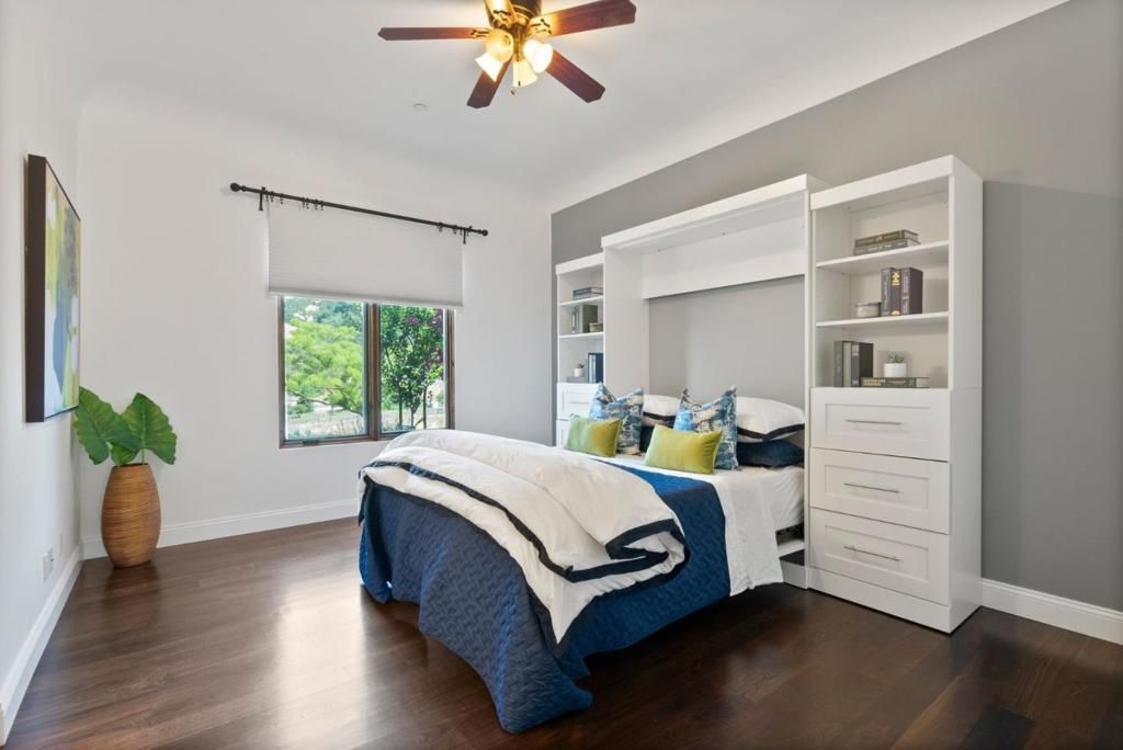 listing image 130729492815021941427